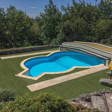 La Tour Hébergement de vacances